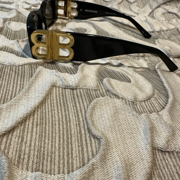 Balenciaga Black Sunglasses with Gold Accents - Picture 4 of 9